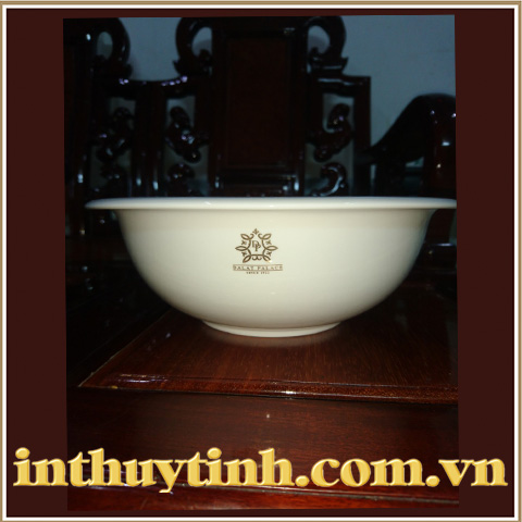 IN LOGO NHŨ VÀNG LÊN TÔ VÀNH 22CM TRẮNG JAS